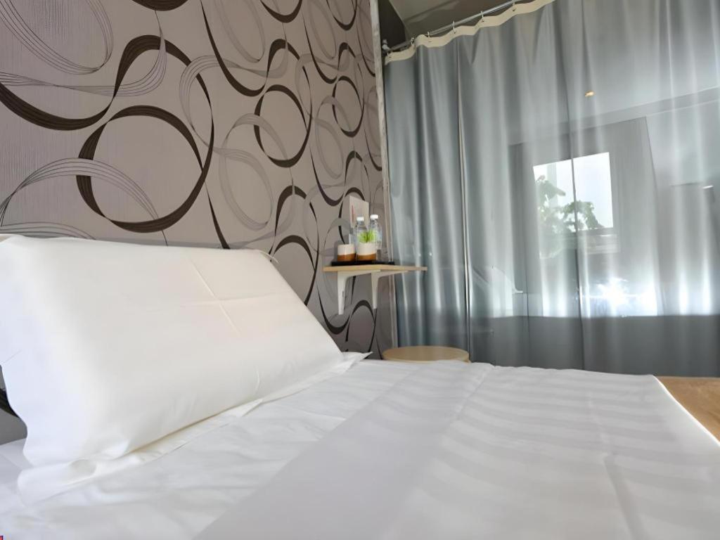 1 Hotel Taman Connaught Kuala Lumpur Eksteriør bilde