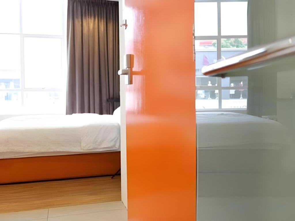 1 Hotel Taman Connaught Kuala Lumpur Eksteriør bilde