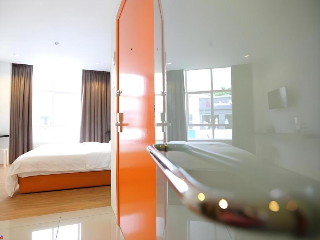 1 Hotel Taman Connaught Kuala Lumpur Eksteriør bilde